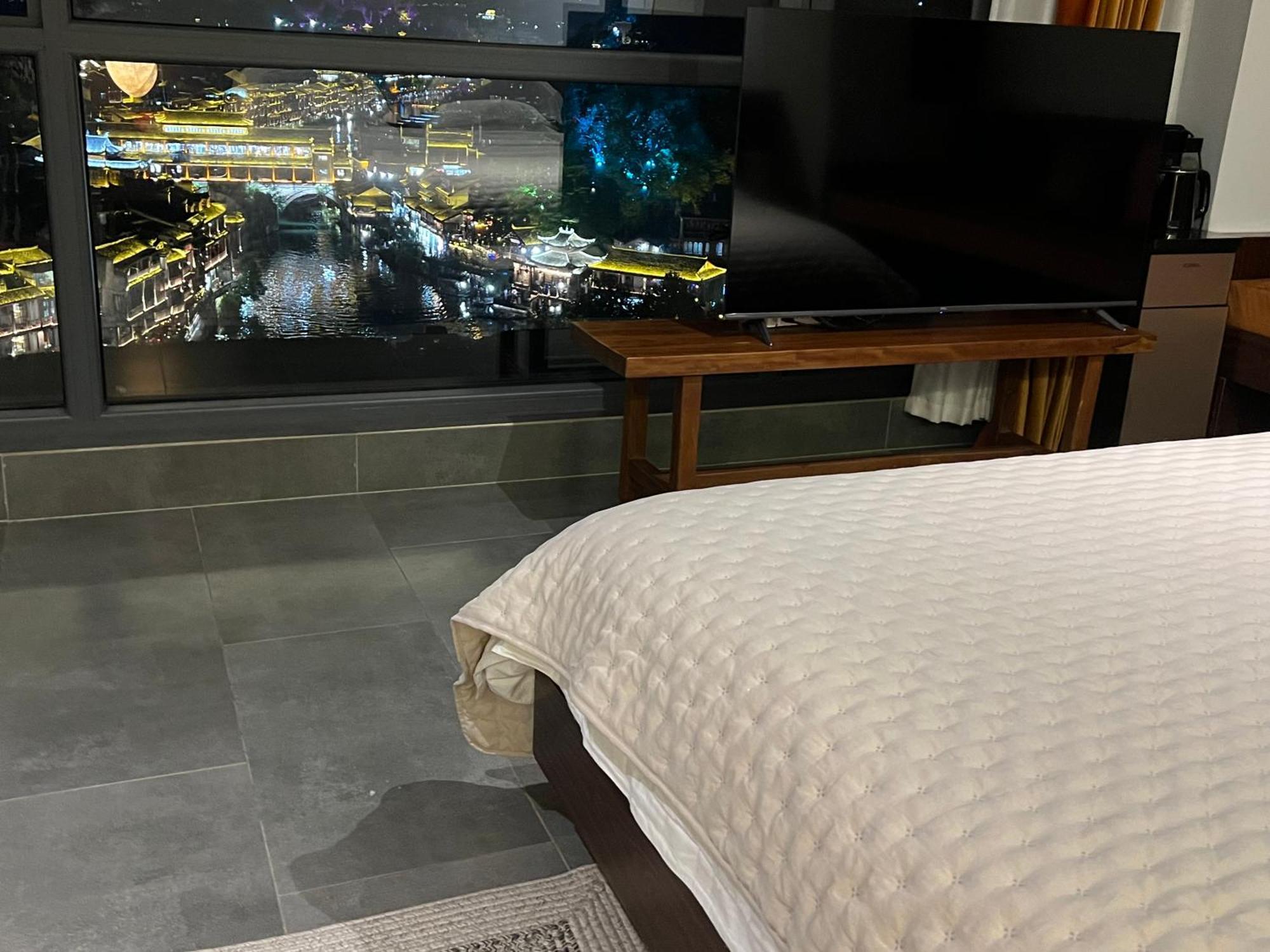 Phoenix Best River View B&B Fenghuang Exterior foto