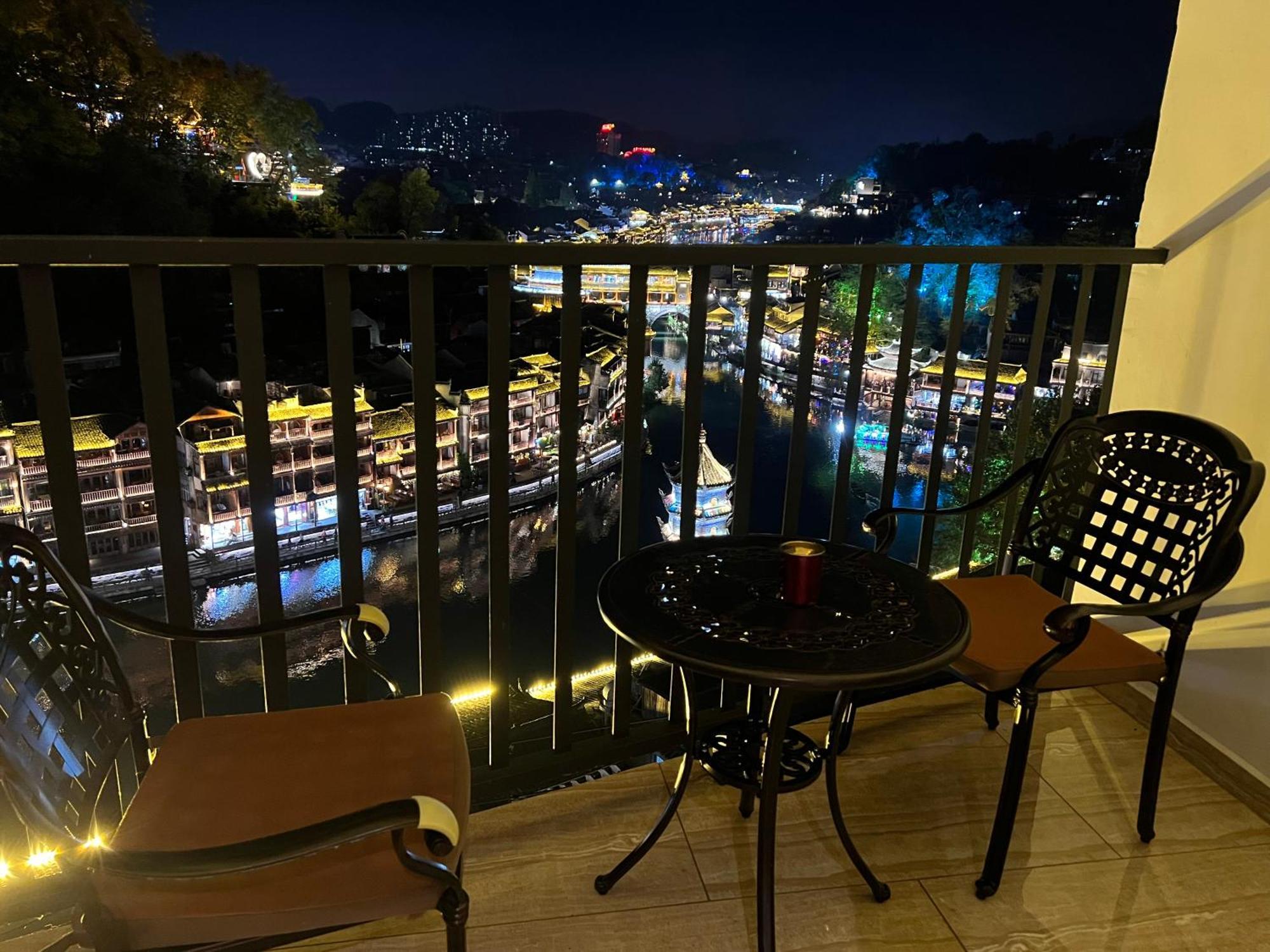 Phoenix Best River View B&B Fenghuang Exterior foto