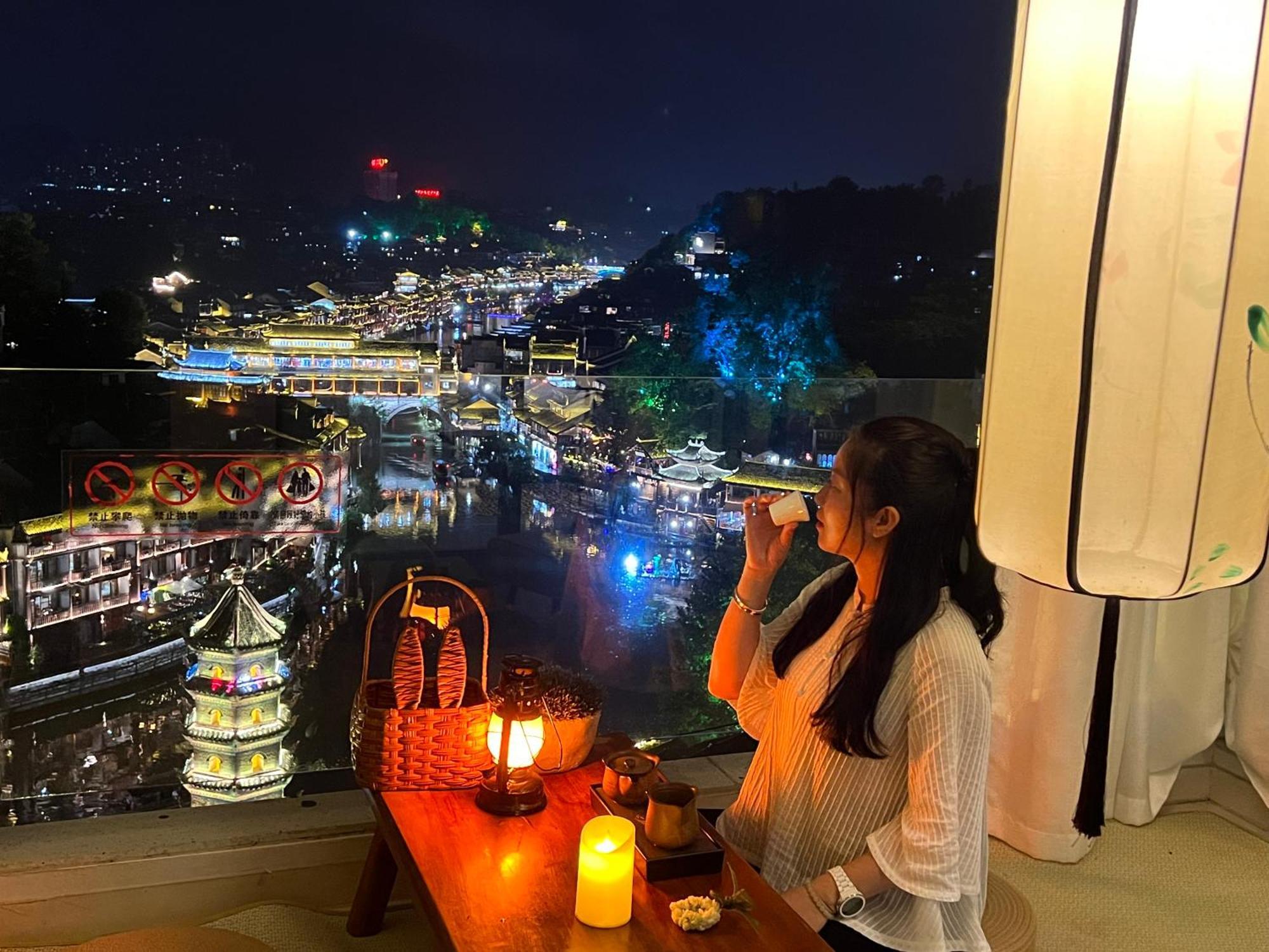 Phoenix Best River View B&B Fenghuang Exterior foto
