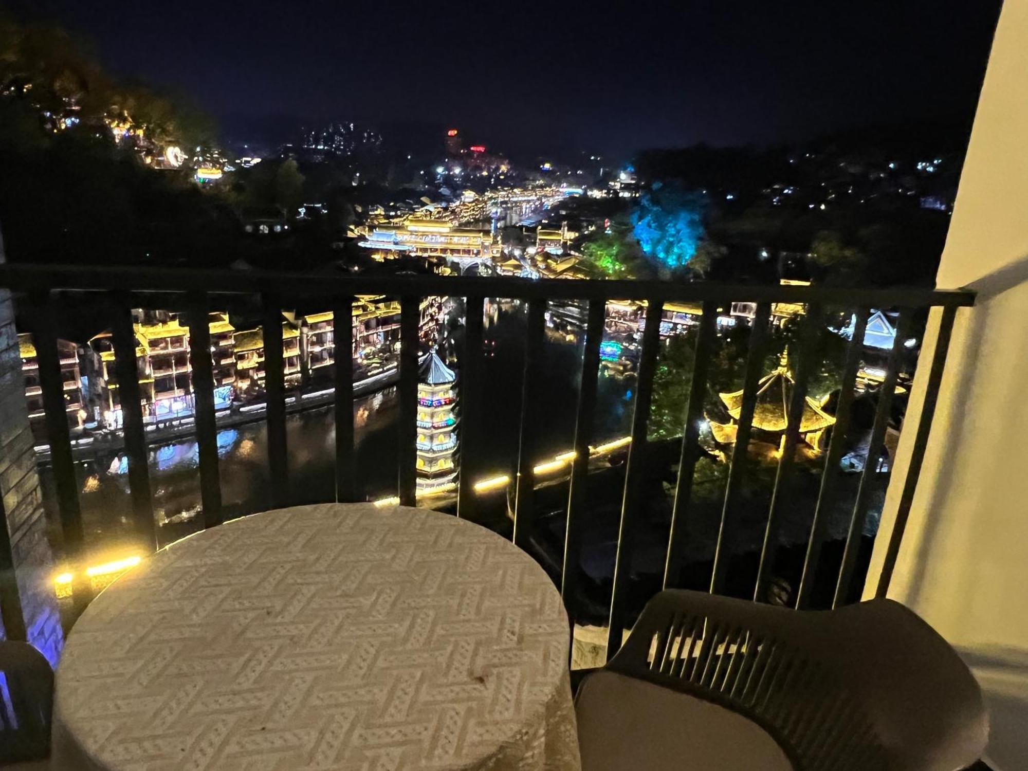 Phoenix Best River View B&B Fenghuang Exterior foto